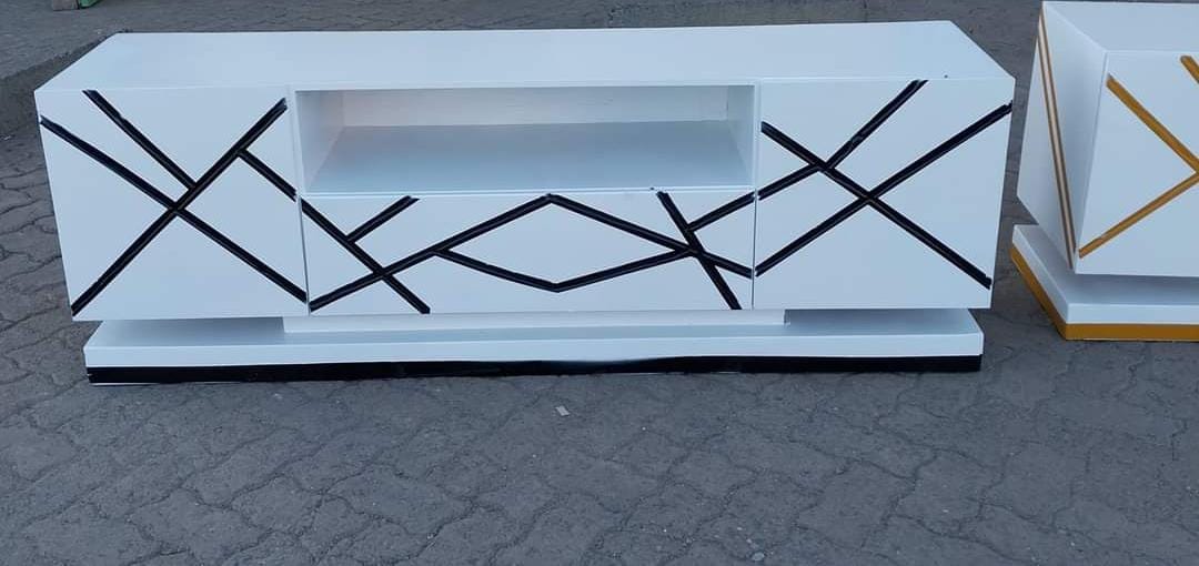 Wazuri furnitures logo