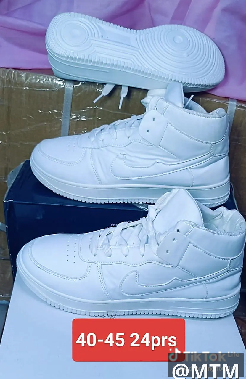 UNISEX SNEAKERS 
