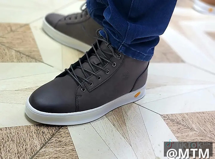 UNISEX SNEAKERS 