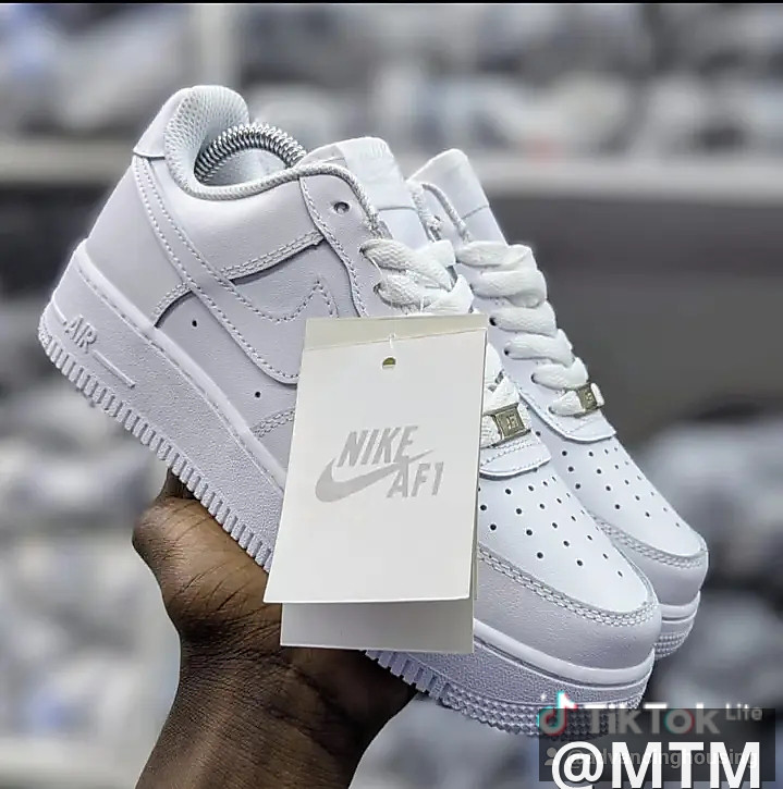 UNISEX SNEAKERS 