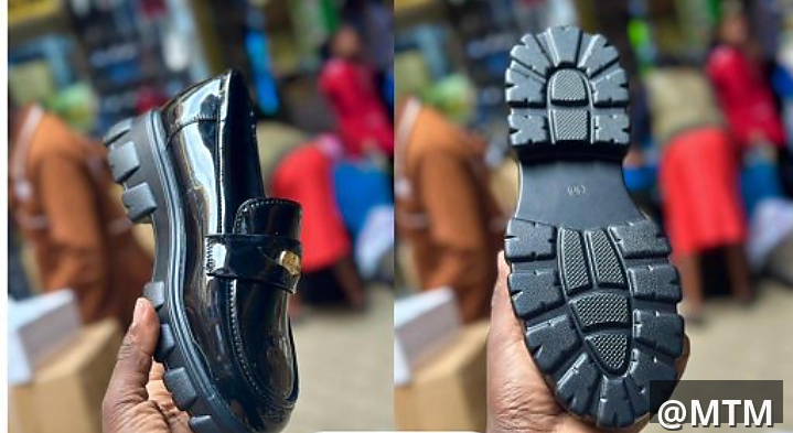 UNISEX SNEAKERS 