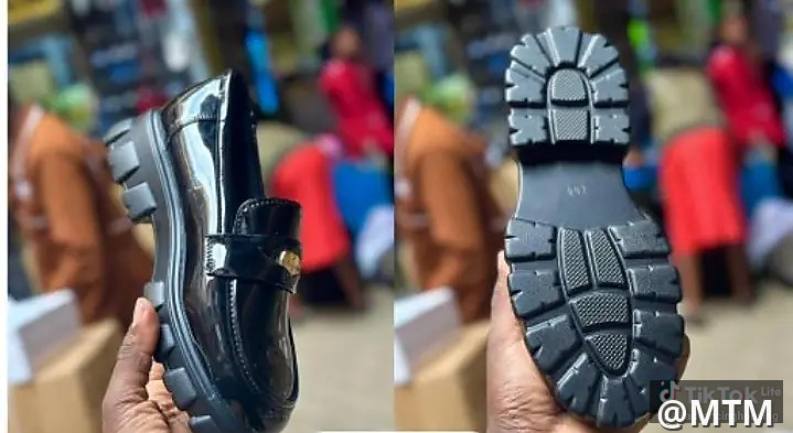 UNISEX SNEAKERS 