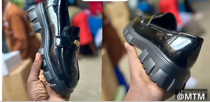 UNISEX SNEAKERS 
