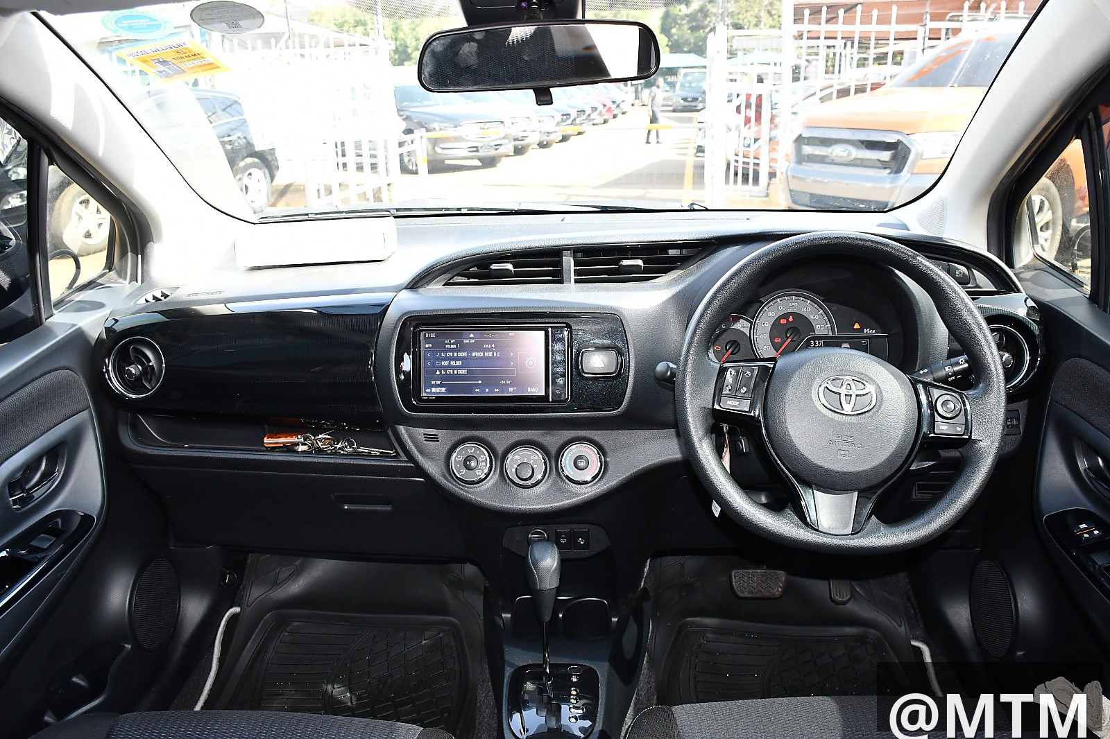 Toyota Vitz 