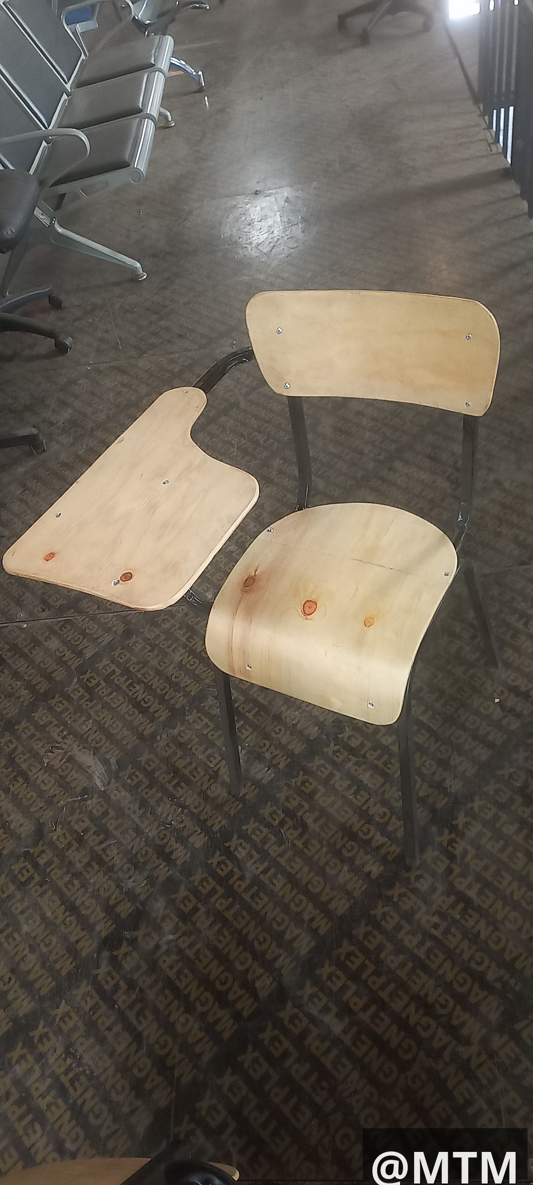 Lecture chairs 