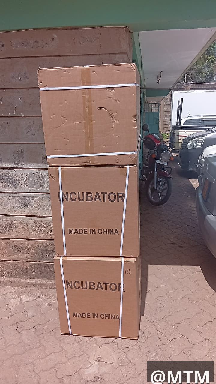 Mini incubators ranging from 64 to 204 eggs capacity