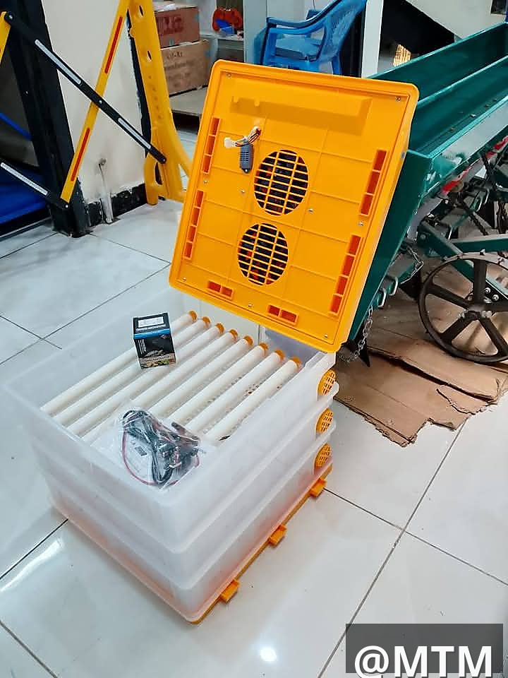 Mini incubators ranging from 64 to 204 eggs capacity
