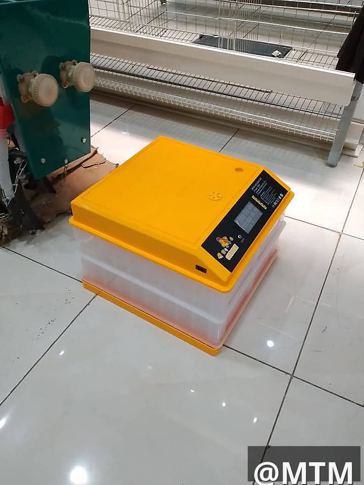 Mini incubators ranging from 64 to 204 eggs capacity