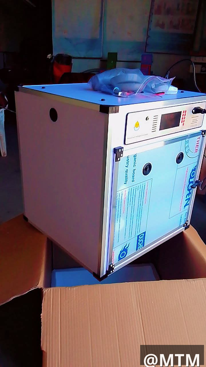 Mini incubators ranging from 64 to 204 eggs capacity