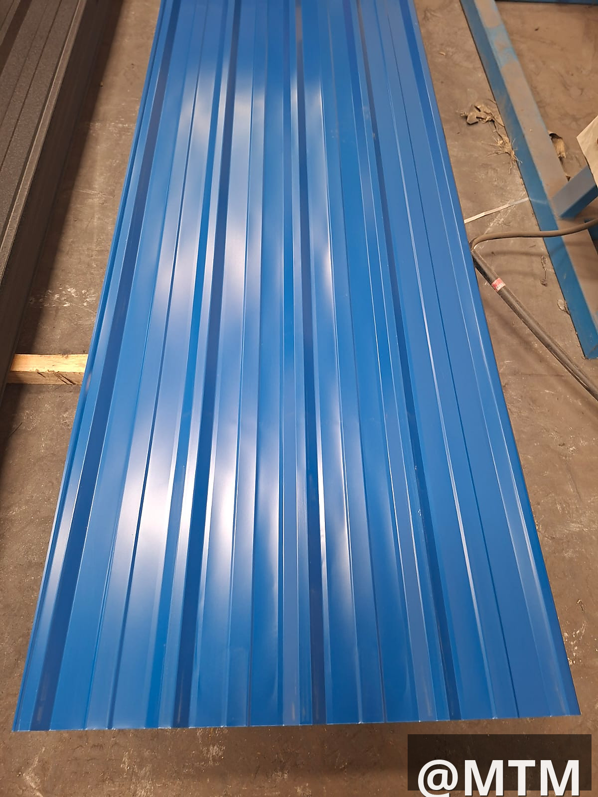 box profile blue 