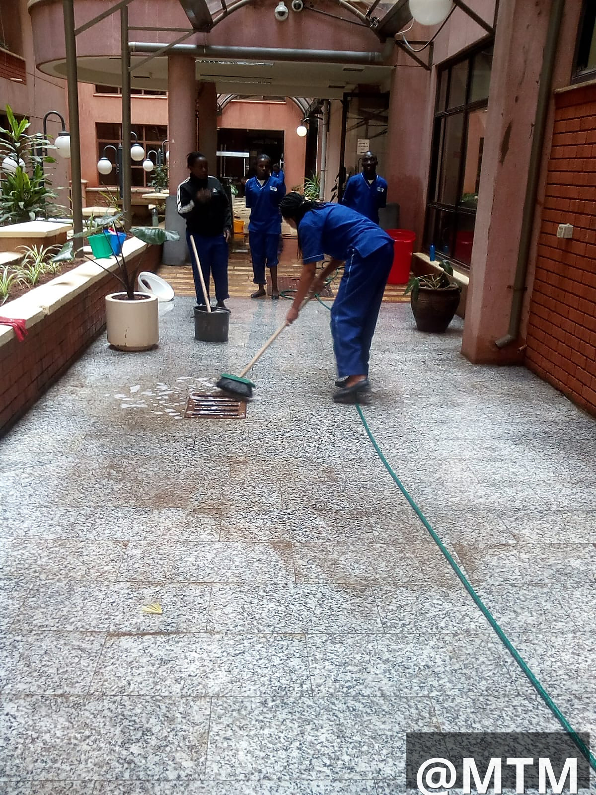commercial cleaning services 