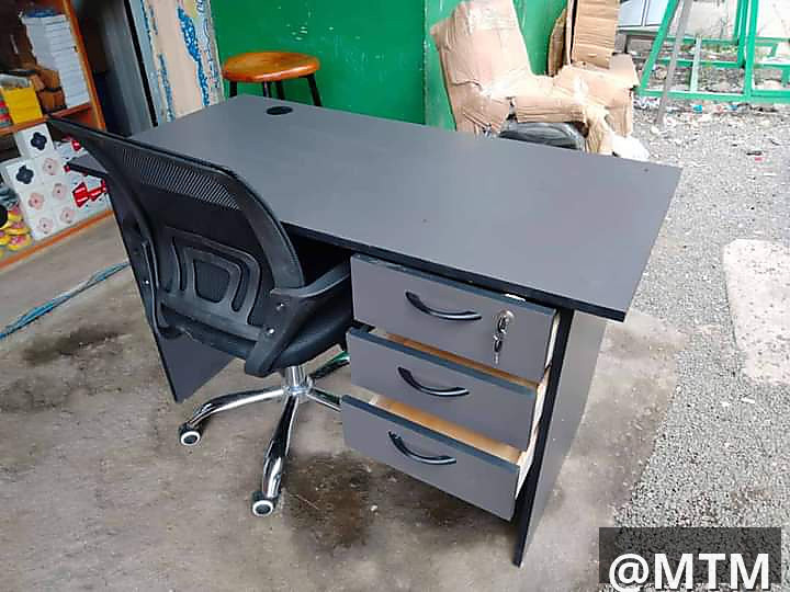 office desk 