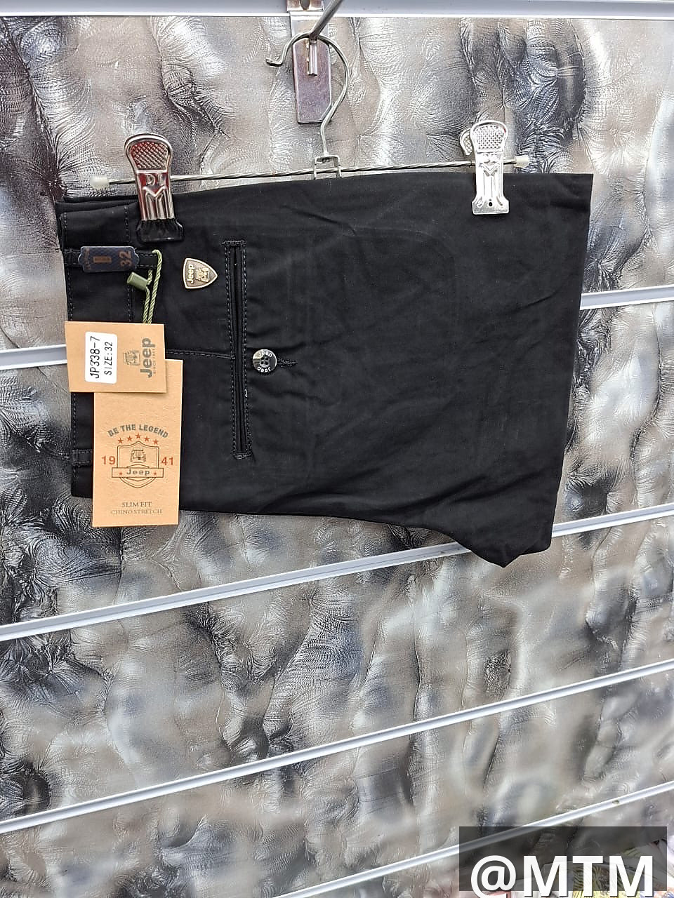 khaki trousers 