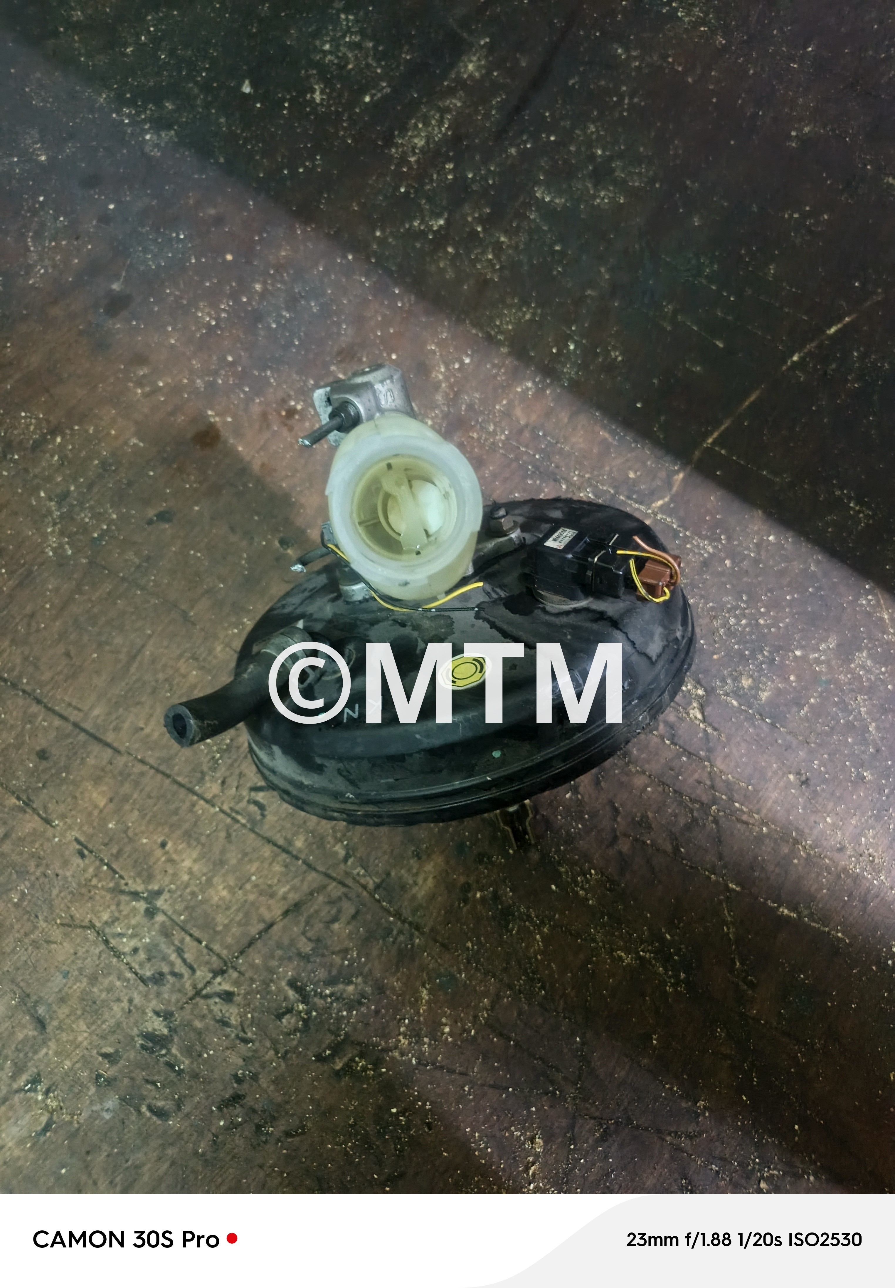 Brake booster Mitsubishi pajero io