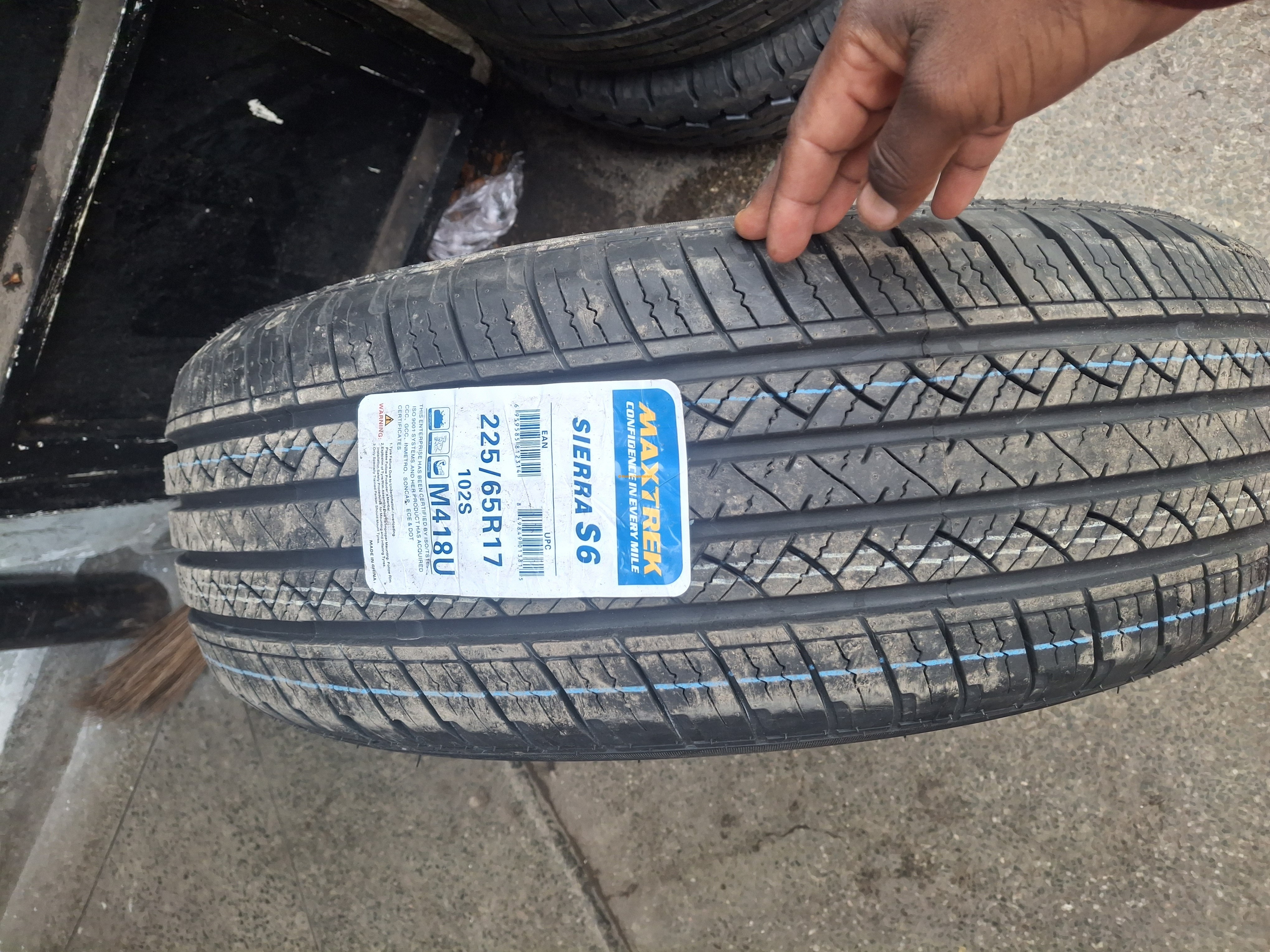 tire size 225/65r17 maxtrek