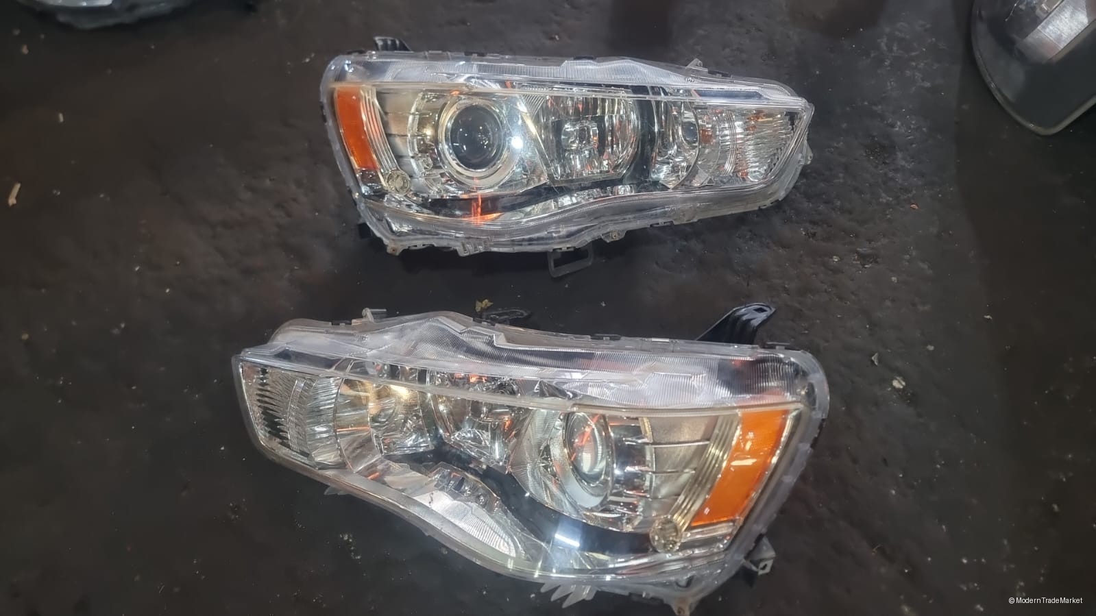 Mitsubishi outlander 2012 xenon lights 