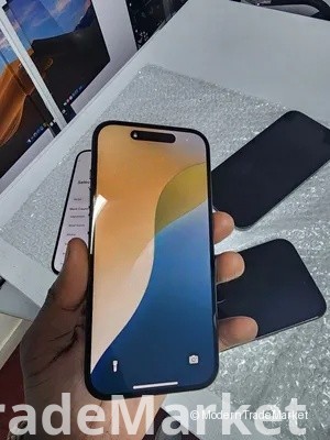 Apple iPhone 15 128 GB Gray