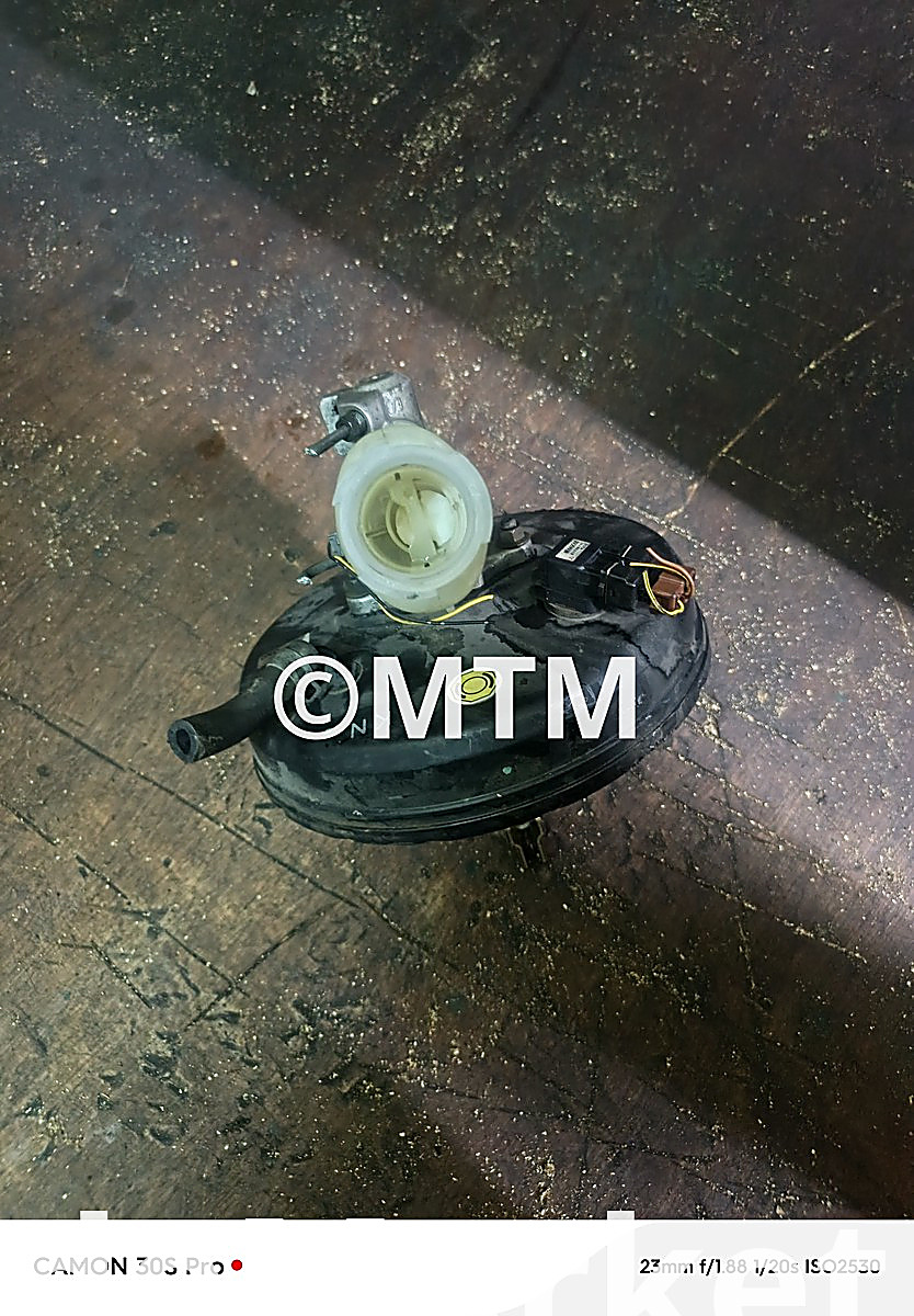 Brake booster Mitsubishi pajero io