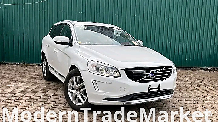 2017 VOLVO XC60 