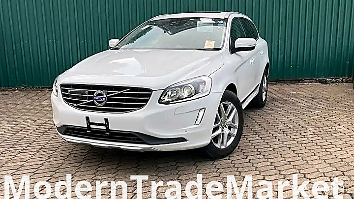 2017 VOLVO XC60 
