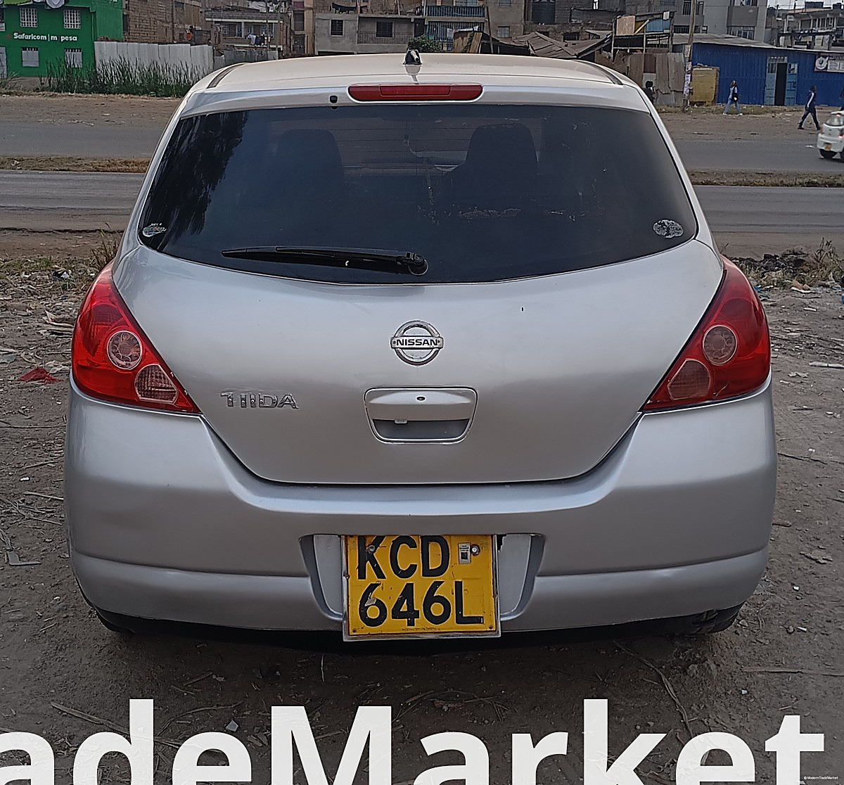 NISSAN TIIDA 