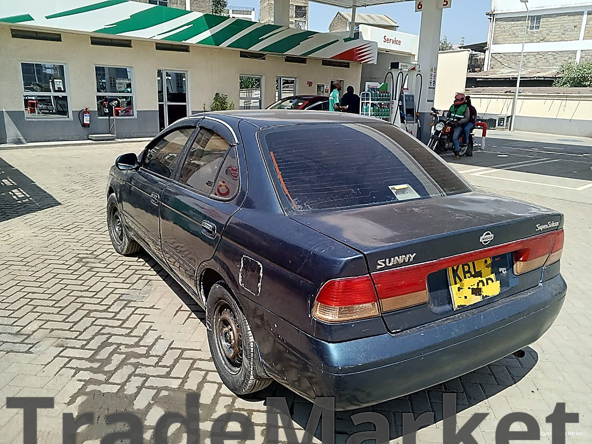 NISSAN SUNNY B15