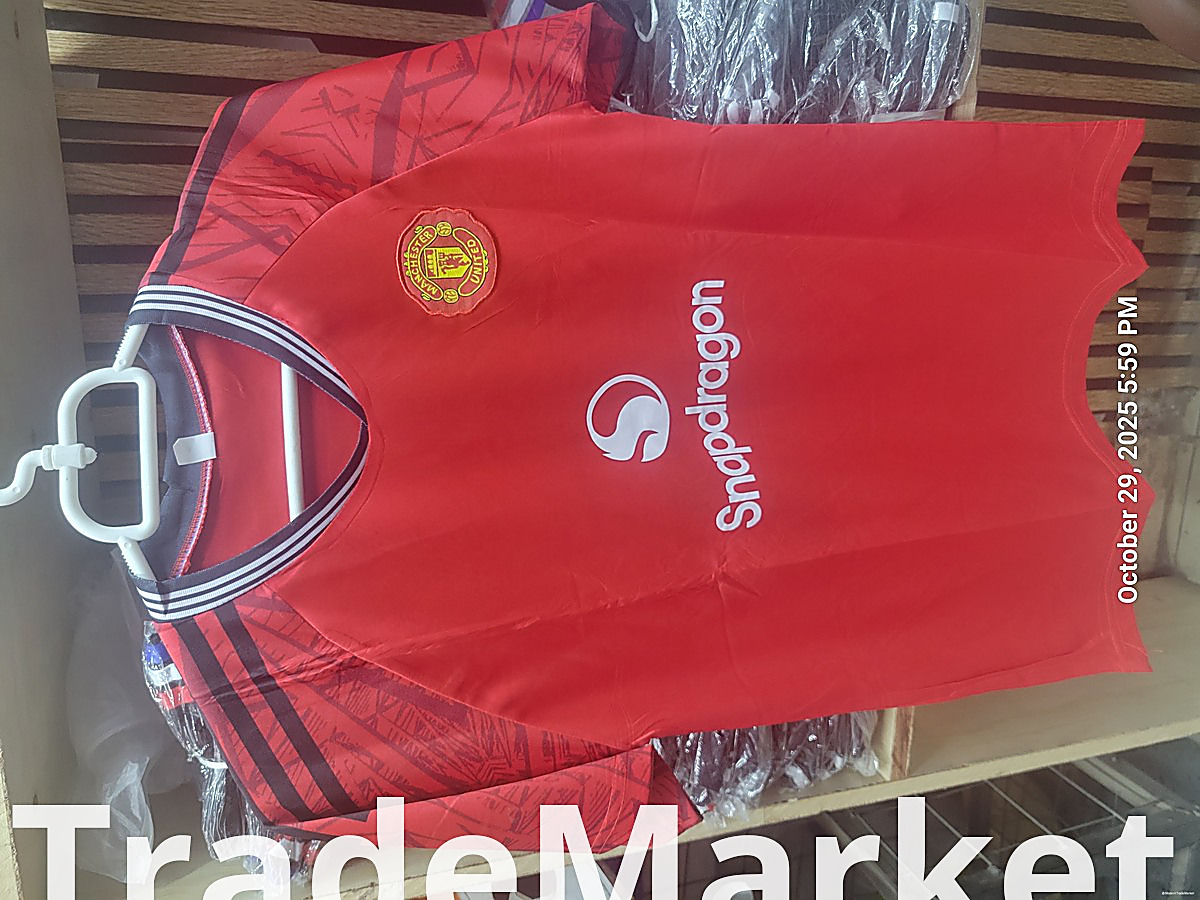 Man U Fan Replica 200