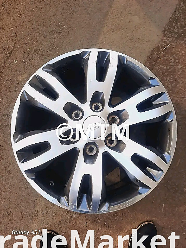 all sizes of Rims are available at our stock both Chinese and exjapanese