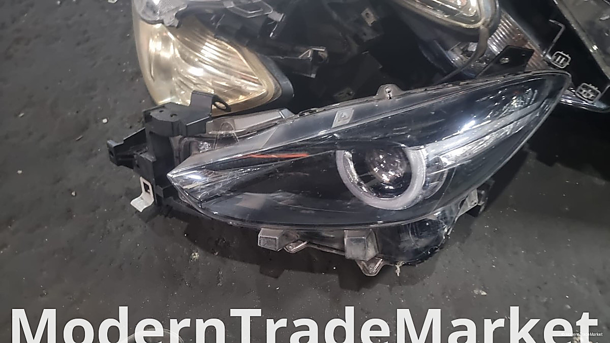Mazda axella  2017 headlight 