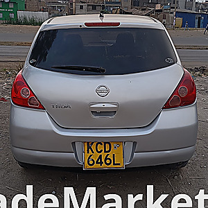 NISSAN TIIDA 